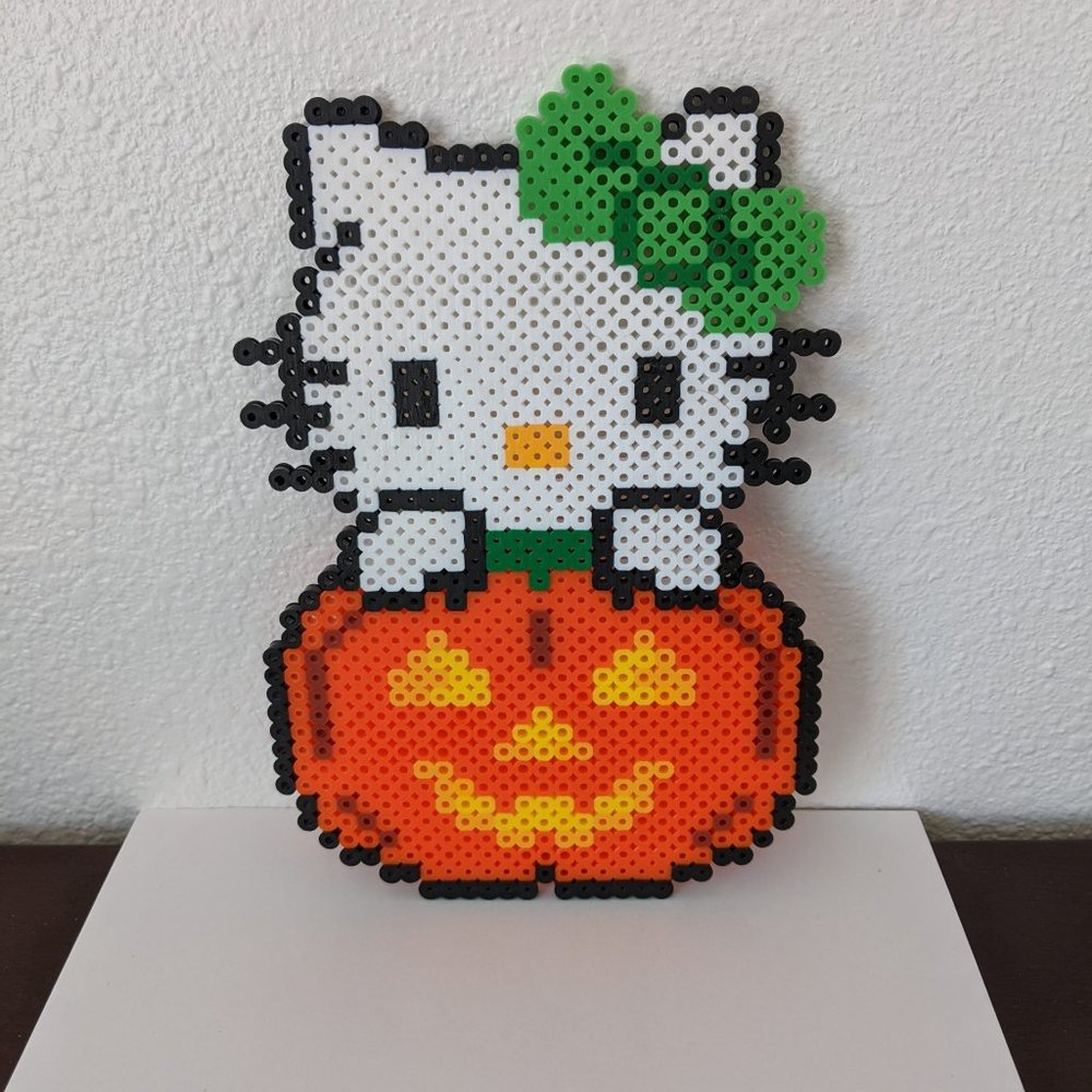 Hello Kitty perler bead stand